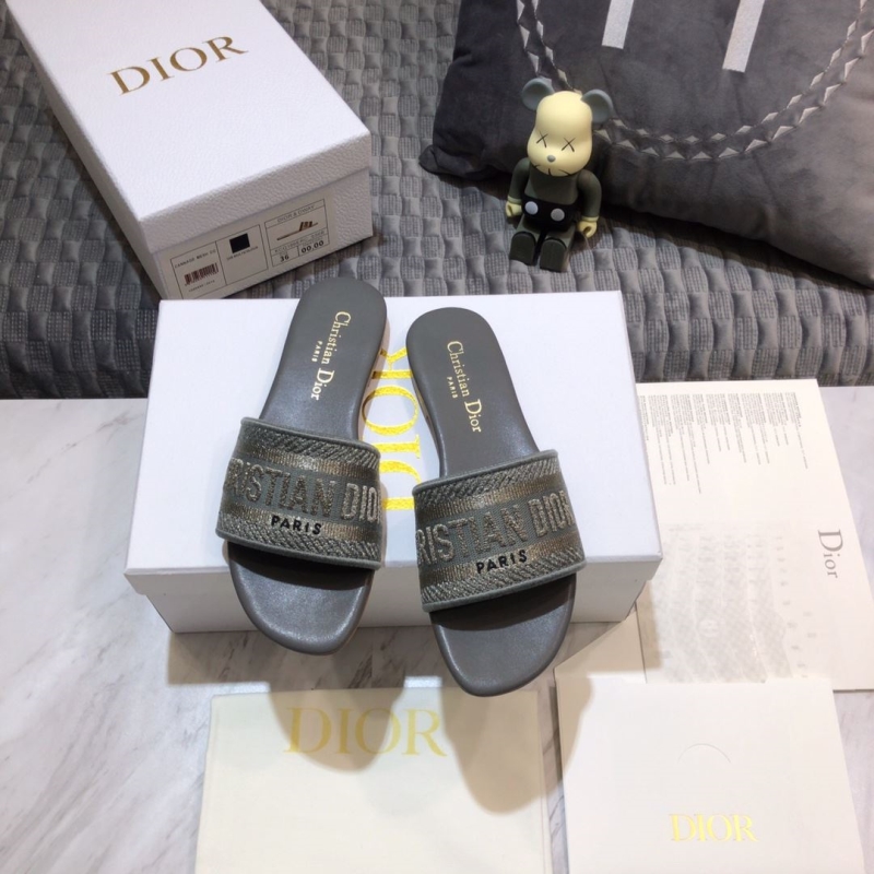 ch**an D*or slippers
